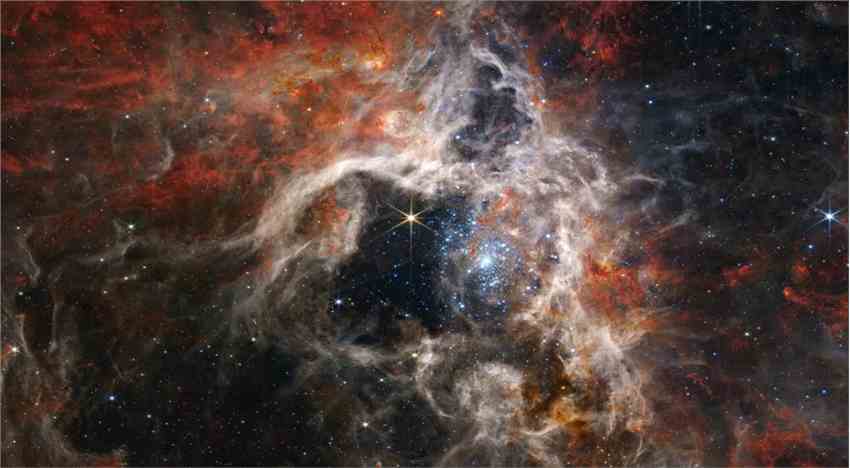 詹姆斯·韦伯太空望远镜拍摄的图像揭示“蜘蛛星云”的惊人细节