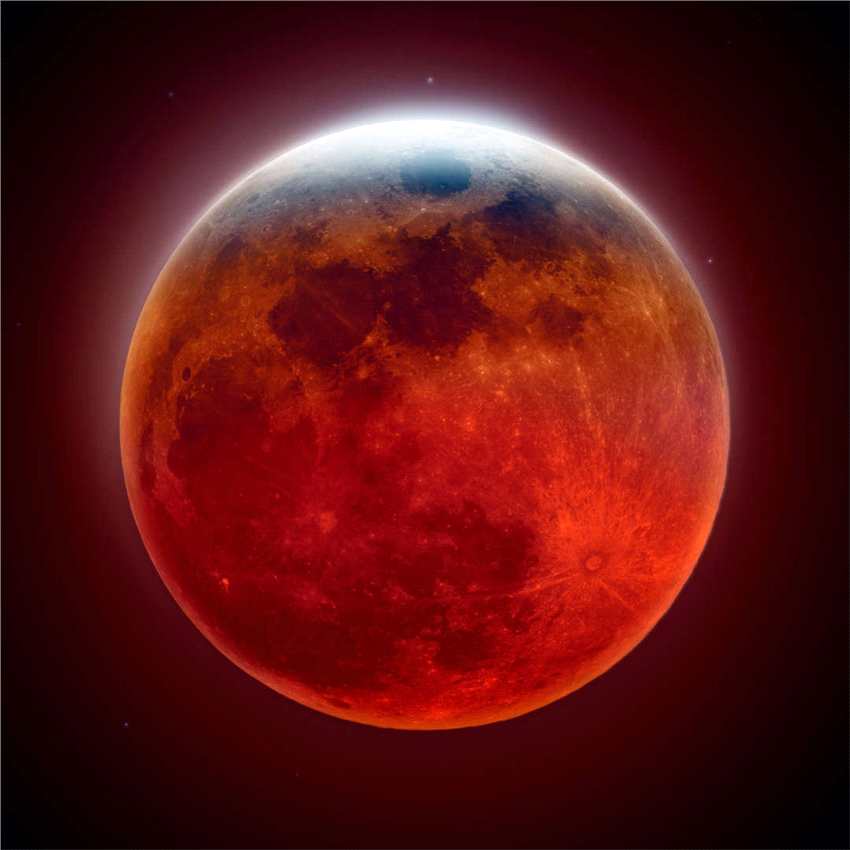天文摄影家Andrew McCarthy用令人惊叹的照片记录2022年11月8日的月全食