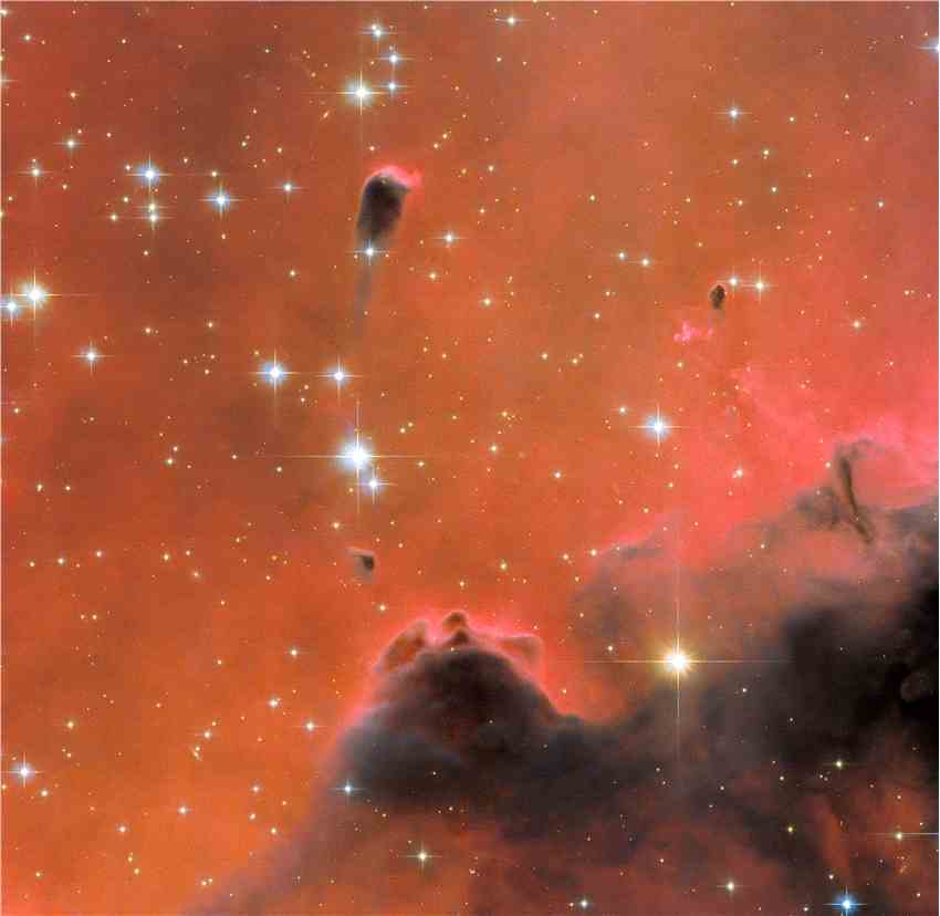 哈勃太空望远镜图片展示着名的韦斯特豪特5号星云