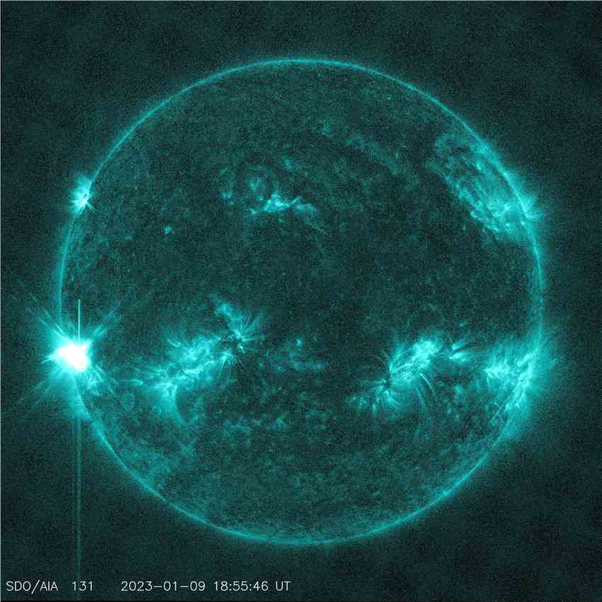 太阳爆发X1.9级强烈太阳耀斑