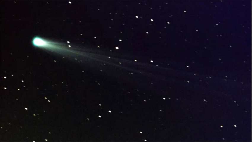 紫金山天文台发现的一颗新彗星C/2023 A3正快速奔向太阳，明年可能会比其他恒星更耀眼