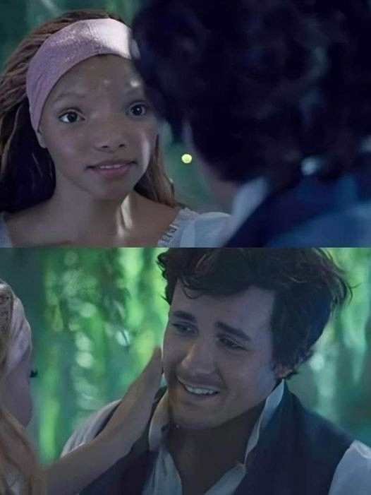 《小美人鱼》新镜头截图：爱丽儿抚摸王子脸 王子尬笑