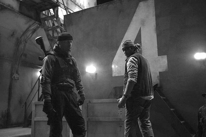 动作大片《敢死队4》新片场照 杰森斯坦森和托尼贾出击