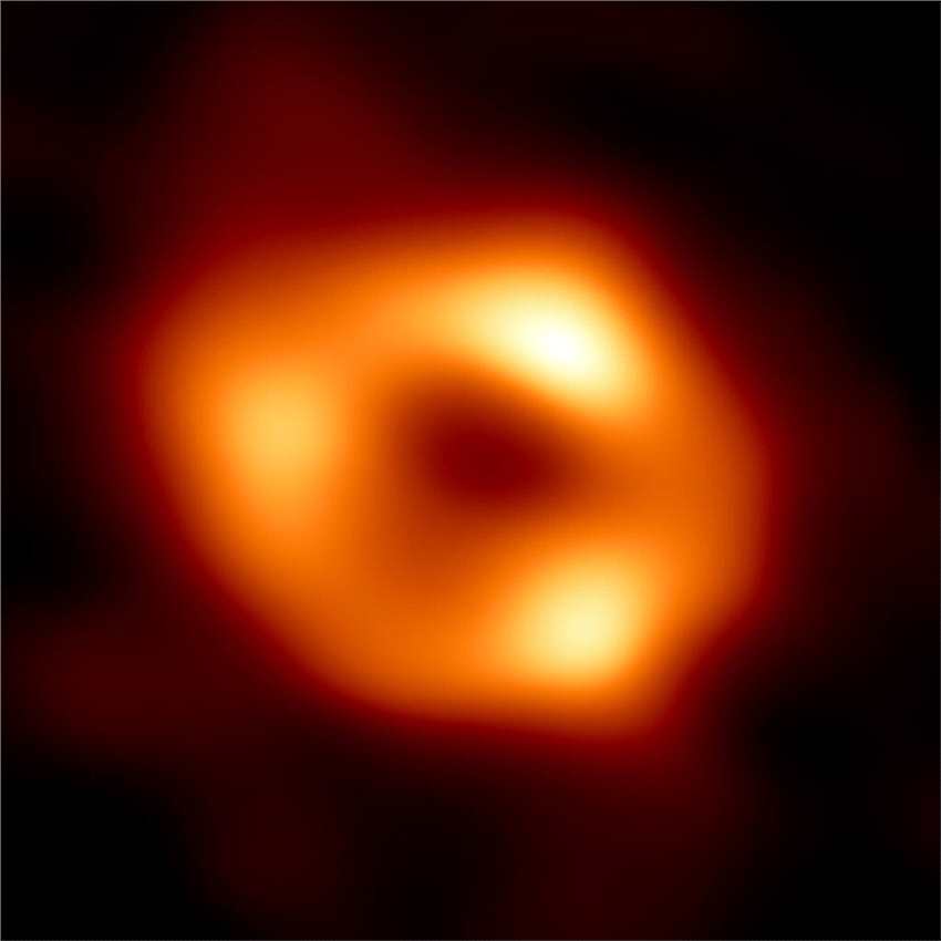 天文学家称我们银河系中心的超大质量黑洞并不像想象的那样沉睡