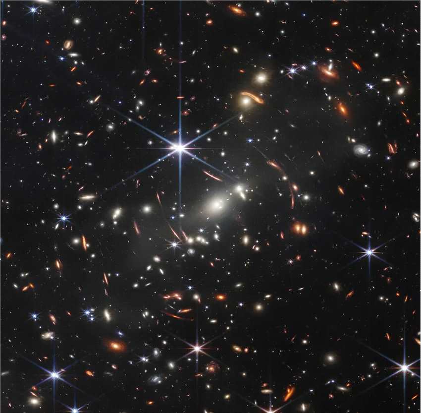 一个只有3.5亿年历史的星系拥有惊人数量的金属