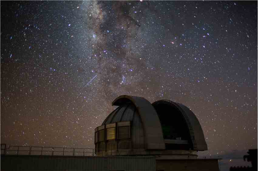 天文学家扫描数百颗恒星寻找“异常凌日”