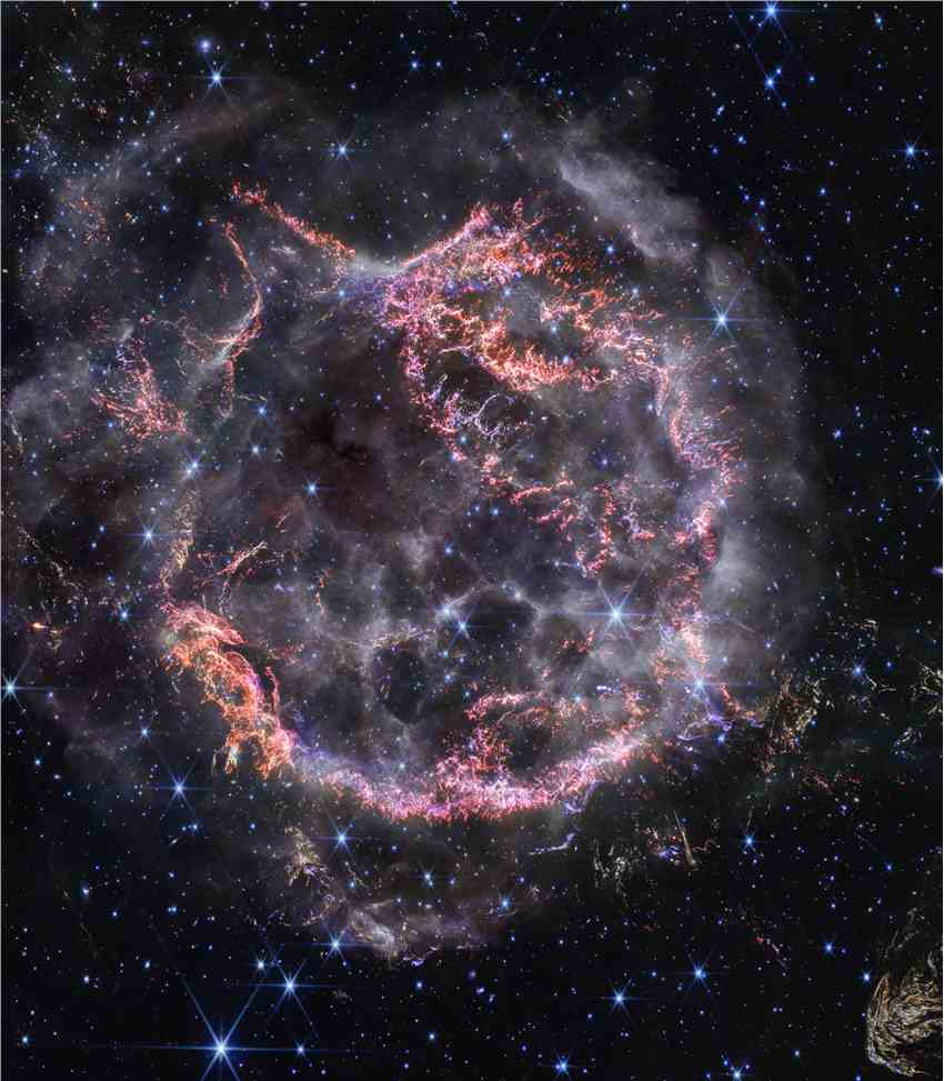 詹姆斯·韦伯太空望远镜在近红外光下拍摄的爆炸的恒星仙后座A