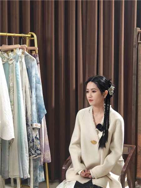 当“00后”设计师“遇见”马面裙：让中国传统服饰焕发时尚之美