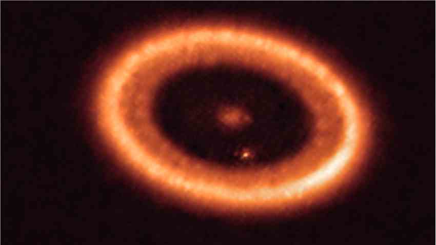 詹姆斯·韦伯太空望远镜发现了婴儿恒星系中系外卫星形成的迹象