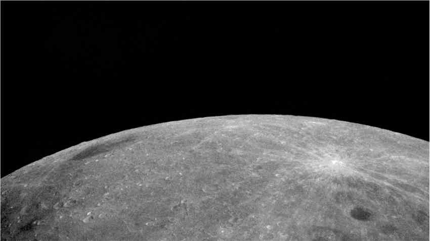 一颗额外的月球可能正在绕地球运行，科学
