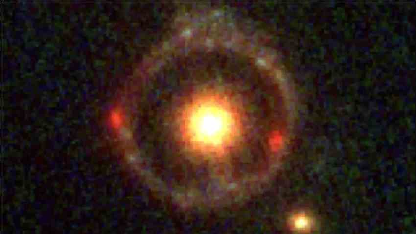研究人员解开了詹姆斯·韦伯望远镜拍摄的完美“爱因斯坦环”中心星系密度之谜