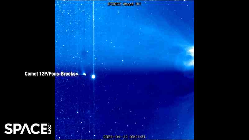 观看“魔鬼彗星”12P/Pons Brooks在爆炸性日冕物质抛射过程中接近太阳
