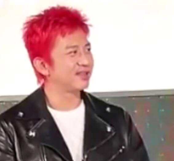 邓超回应红头发造型:在拍《刺杀小说家2》