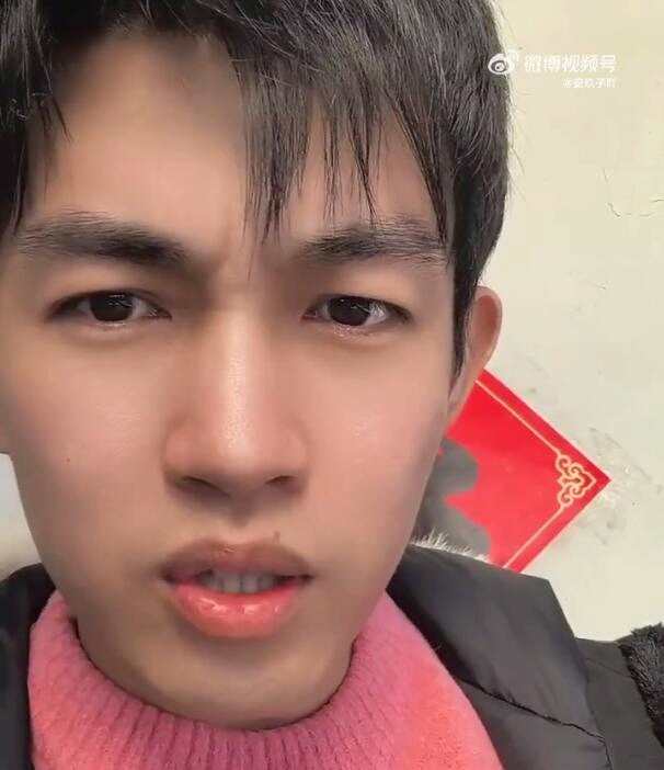 男演员许鹏退圈回老家赶集摆摊 自曝被行业潜规则伤透了心