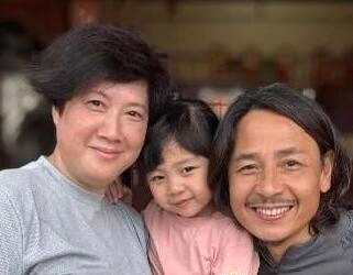 前tvb演员黄泽锋官宣58岁妻子怀上二胎：爱的续约 成功啦
