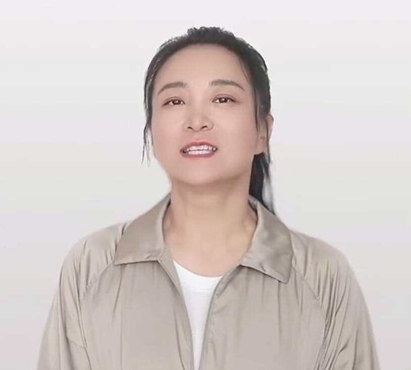 贾玲近照又瘦了引热议 网友:朝气十足