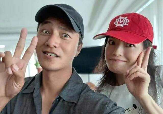 陈坤当面祝福舒淇执导新片入围威尼斯 舒淇高兴到手舞足蹈