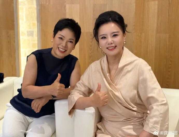 龚琳娜晒与倪夏莲合照  网友：梦幻联动