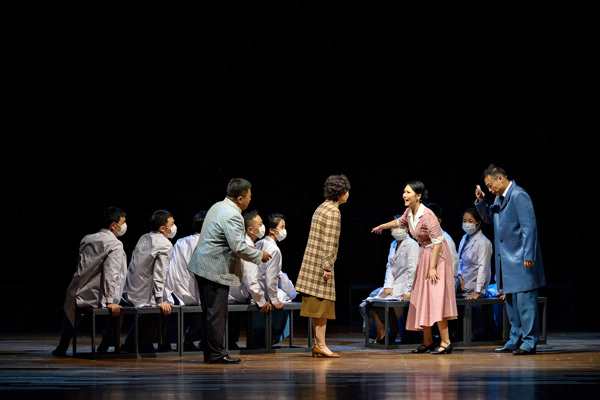 话剧《沧浪之水》:以视觉与心理空间,照见知识分子的精神挣扎