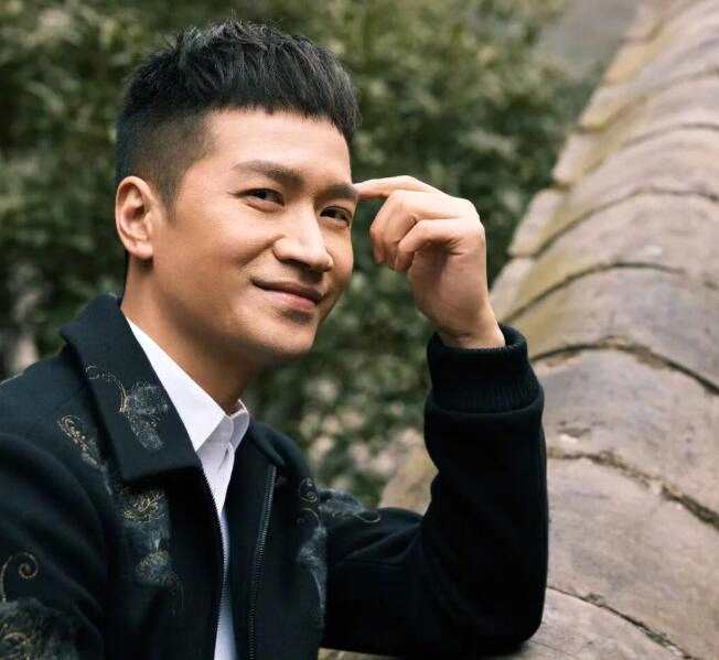 何晟铭回应:谢谢关注 女儿十三岁了