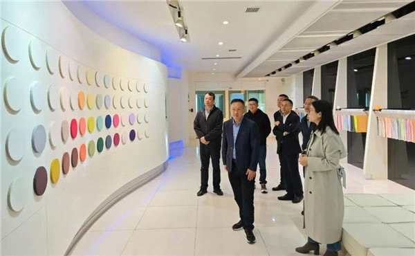中国纺联副会长杨兆华一行调研华孚