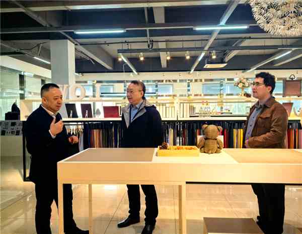 中国纺联孙瑞哲会长一行莅临雅戈尔毛纺调研指导