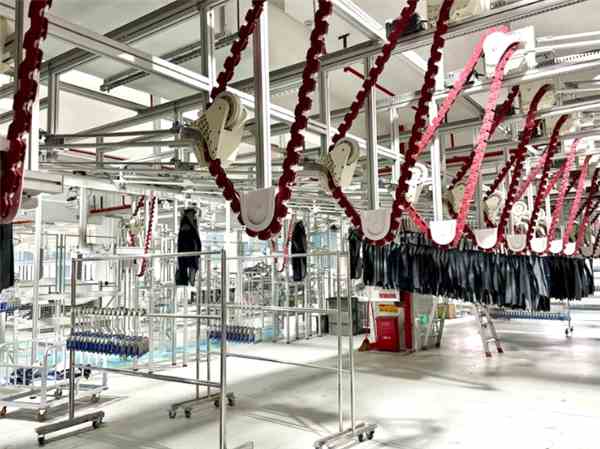 传统车间装上“数字引擎”！“牛仔之都”加速智造升级