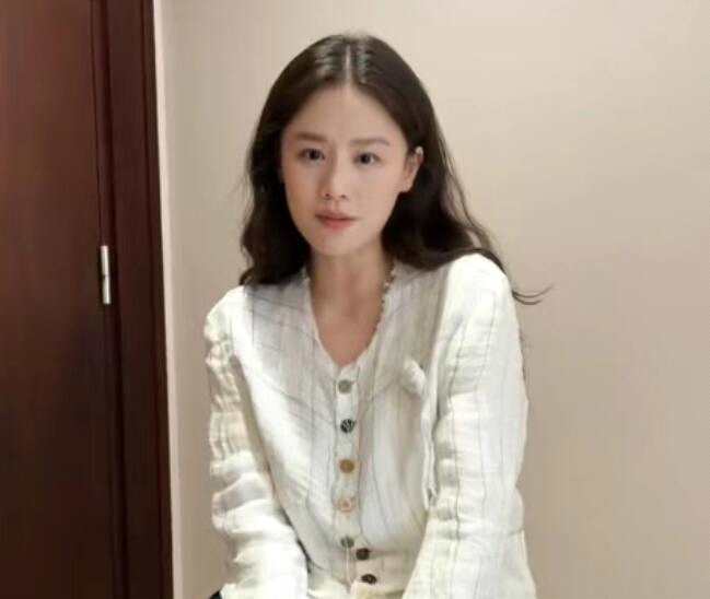 马思纯发布变装视频 网友喊话：好好搞事业