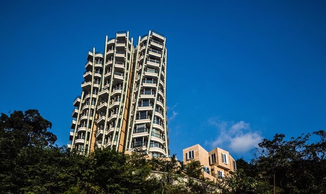 政府“加辣”也抵擋不了香港樓價坐上“火箭”的決心，連續(xù)3個月創(chuàng)下歷史新高之后，香港私人住宅2月售價指數(shù)再次打破記錄。