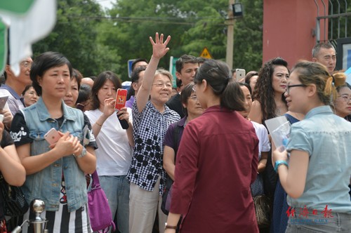 那一年，是誰在考場外等你 