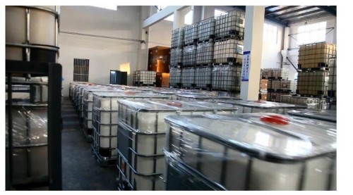 圖為鑫昌龍副總經(jīng)理、資深研發(fā)工程師黃燕生發(fā)表主題報告