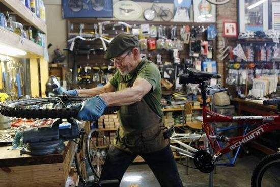 2月27日，美國商務部公布數(shù)據(jù)顯示，美國1月耐用品訂單月率上升1.8%，好于預期的上升1.7%，也高于前值下降0.5%。