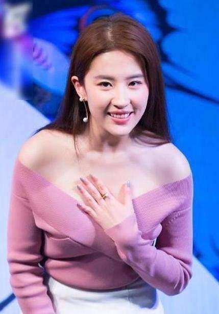 仙女姐姐姐刘亦菲真的是美美哒~牛奶皮肤真的好让人羡慕呢!