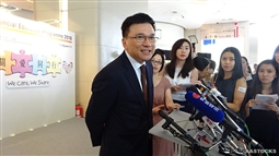 財經(jīng)事務及庫務局長陳家強在其網(wǎng)志表示，「深港通」安排是「滬港通」升級版，認為「滬港通」、「深港通」以至納入ETF，只是兩地互聯(lián)互通的一個開始而已。