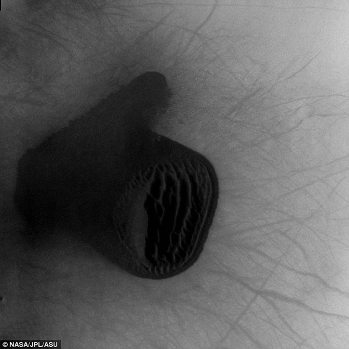 奥德赛轨道器拍摄火星奇特的“大拇指沙丘”结构