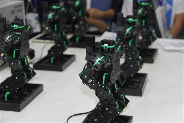 第18届高交会“最像人”机器人盘点