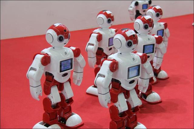 第18届高交会“最像人”机器人盘点