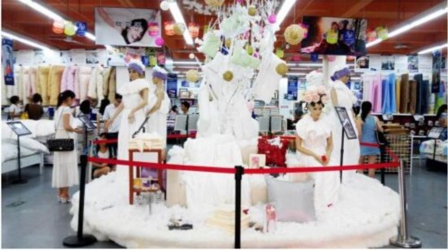 遠(yuǎn)夢品牌開創(chuàng)于1995年，為全國性的專業(yè)床品品牌，多年來該企業(yè)旗下多個產(chǎn)品獲得名牌產(chǎn)品榮譽(yù)。09年獲得“中國馳名商標(biāo)”稱號。