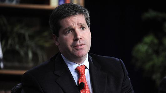 路透引述消息人士報(bào)道，美國(guó)通用電氣能源金融服務(wù)部門(mén)總裁兼CEO、前財(cái)政部官員戴維內(nèi)森(David Nason)是特朗普屬意出任美聯(lián)儲(chǔ)負(fù)責(zé)監(jiān)管銀行業(yè)的副主席人選。