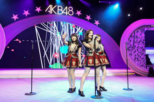 AKB48现场唱跳