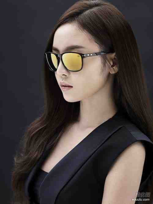 韩团具荷拉时尚代言写真-眼镜的魅力