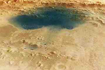 欧洲宇航局"火星快车"号探测器拍摄到火星表面疑似出现神秘蓝色泻湖
