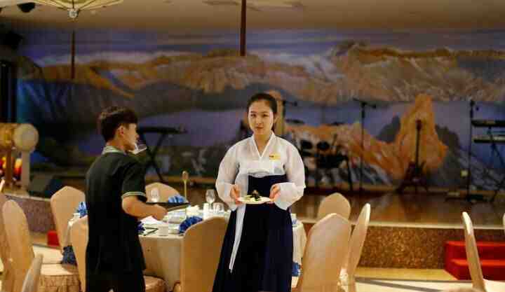 昆明一餐厅雇朝鲜员工 工资由朝鲜统一发放