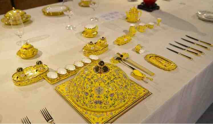 APEC国宴帝王黄餐具 68件套珐琅彩瓷9.8万