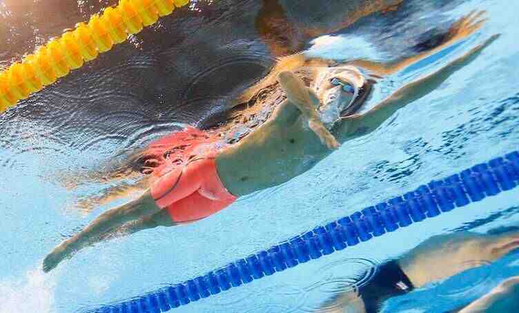 孙杨400米自由泳遗憾摘银 水中显落寞