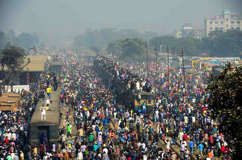孟加拉国民众挤爆火车秒杀春运