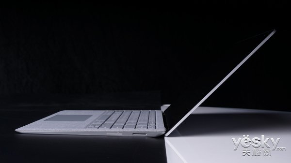 “一键轻心” 微软Surface Laptop评测