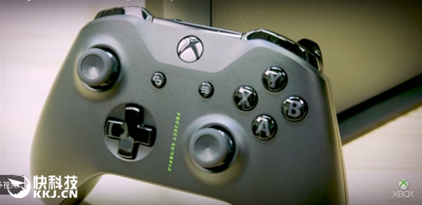 地球最強(qiáng)游戲機(jī)！微軟Xbox One X天蝎版開(kāi)箱：3300元