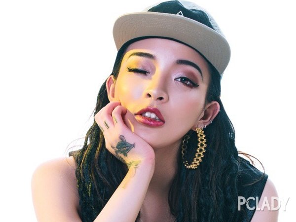 VAVA素顏上熱搜 擋不住的黑眼圈侵襲