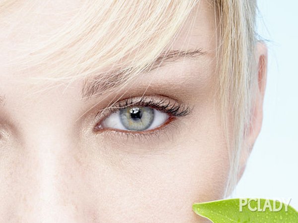 VAVA素顏上熱搜 擋不住的黑眼圈侵襲